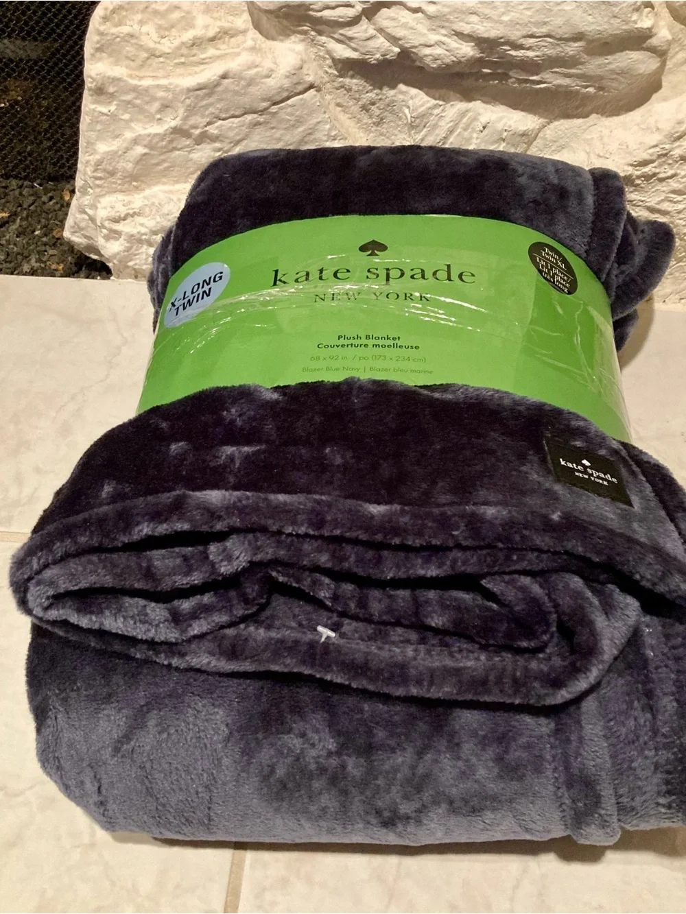 COLLEGE READY!! kate spade Plush Throw Blanket in Deep Navy Blue- Twin XL